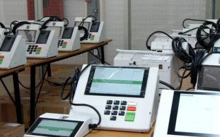 Novas urnas eletrônicas.