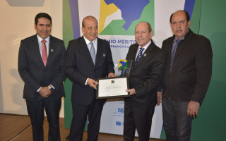 A comitiva representando Araguaína e o ministro do TCU Augusto Nardes
