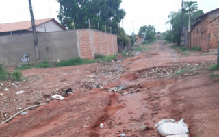 Situação das ruas piora com devido o período de chuvas.