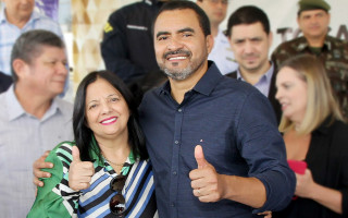 Deputada Valderez ao lado do Governador Wanderlei Barbosa 