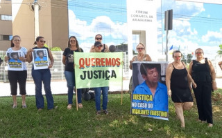 Protesto encerrou em frente ao Fórum de Araguaína. 