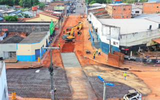 A obra tem três etapas, iniciadas consecutivamente, e tem previsão para conclusão em quatro meses.