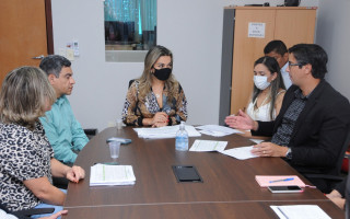 A Procuradora de Justiça Araína Cesárea cobrou a regularização de cirurgias nos hospitais estaduais.