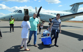 Equipes transportando órgãos 