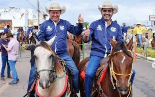 Lázaro Botelho e governador Wanderlei Barbosa durante Cavalgada de Araguaína. 