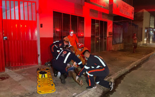 Vítima foi socorrida pelo SAMU.