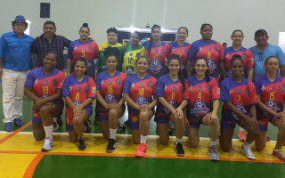 Equipe feminina representante de Colinas.