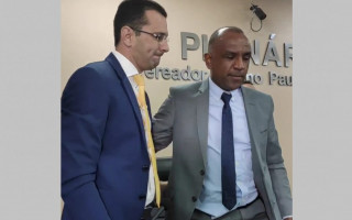 Marcos Duarte ao lado de Alcivan logo após a eleição 