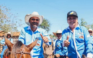 Wanderlei Barbos ao lado de Kátia, na cavalgada de Carmolândia