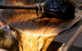 A produção artesanal de rapadura é marca do Povoado do Prata