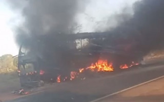Incêndio aconteceu na BR-153, em Gurupi.
