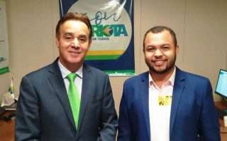 Adilson Barroso, presidente nacional do Patriota, ao lado Walison Silva.