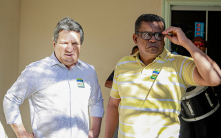  Pré-candidato ao governo Osires Damaso e vereador Júnior Brasão em evento com o pré-candidato