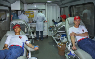 Alunos do Curso de Formação de Soldados doam sangue na unidade do Hemoto.