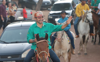 Governador durante Cavalgada em Almas 