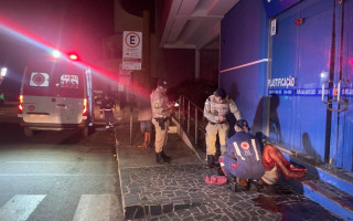 Vítima foi socorrida pelo SAMU e encaminhada ao HRA.