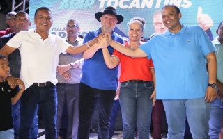 Auri-Wulange e Josi Nunes acompanham Carlesse em Axixá do Tocantins.