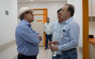 Ronaldo Dimas e Henrique Prata, presidente da Fundação Pio XXII (Hospital do Amor), em Palmas.
