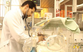 A UTIN possui infraestrutura moderna e conta com uma equipe especializada no atendimento ao recém-nascido