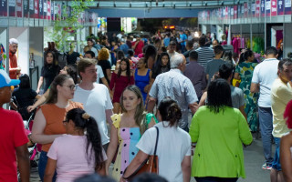 A programação segue até sábado, 6, das 19 às 23 horas.