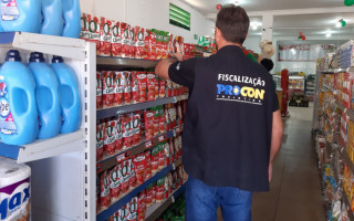 Itens vencidos foram apreendidos pelo Procon 