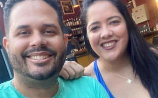 Elias Ricardo Pontes da Silva com a esposa Tacyelle.