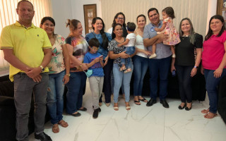 Vice-prefeito e candidato a deputado estadual recebeu membros da associação em sua casa. 