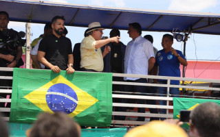 Ronaldo Dimas ao lado de Bolsonaro em Axixá