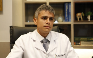 Médico Pedro Caldas.