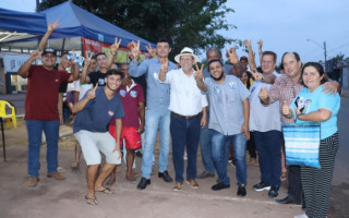 Nesta quarta-feira, 21, Dimas fez caminhadas no comércio de Guaraí e Colmeia, e encerrou com comício em Miracema.
