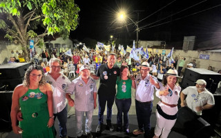 Dimas durante agenda política em Colinas.
