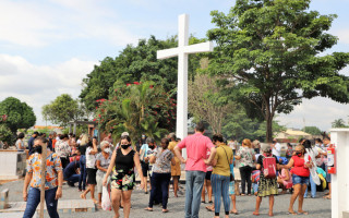 A visitação será das 6 às 18 horas. Na programação religiosa, missas serão realizadas às 7, 9 e 17 horas, no Cemitério São Lázaro 