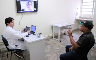 Na consulta on-line com a especialista em pneumologia, paciente Carlos Pereira recebeu acompanhamento médico do clínico-geral. 