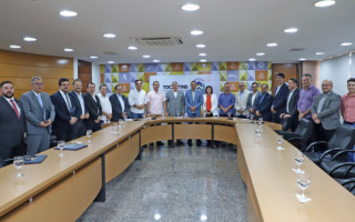 O objetivo do encontro do governador Wanderlei com os deputados federais foi alinhar as principais necessidades dos municípios tocantinenses.