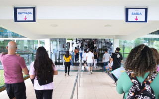 Cerca de 3,4 milhões de estudantes farão provas neste domingo.