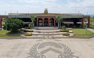 Repartições públicas ligadas à gestão estadual terão ponto facultativo na segunda-feira, 14