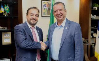  Governador em exercício, Antonio Andrade, e o secretário da Indústria, Comércio e Serviços, Beto Lima