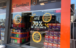 Mega Cores, localizada na Av.Conêgo João Lima, na Vila Rosário 