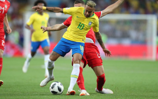 Brasileiros e sérvios se reencontram em uma Copa do Mundo quatro anos após se enfrentarem na primeira fase 