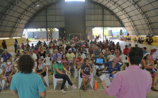 Mais de 200 moradores do Bairro São João compareceram no Ginásio Poliesportivo William Castelo Branco, nesta quinta-feira, 1