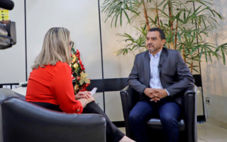 Na ocasião da entrevista, o governador manteve os compromissos firmados durante a campanha eleitoral.