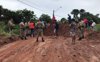 Ponte interditada no córrego Baixa Funda em Araguaína 