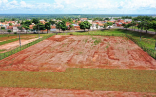 No Jardim das Flores, o campo está sendo totalmente refeito 