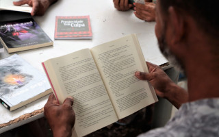 A biblioteca vai incentivar a leitura como atividade complementar no tratamento de recuperação.