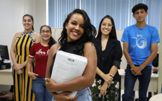 Bolsas podem chegar a R$ 1.202,00 e auxílio transporte.