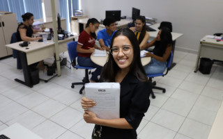 Empresas e instituições ofertam vagas para estudantes de cursos técnicos, graduação e ensino médio.