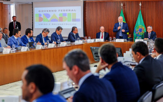 Presidente Lula e os gestores estaduais dos 26 estados