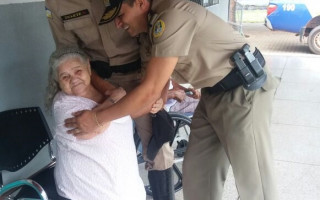 Idosos do Cantinho do Vovô recebem visita da PM de Araguaína