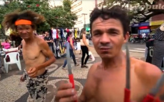 Faísca e Fumaça ficaram conhecidos pelas apresentações perigosas que faziam.