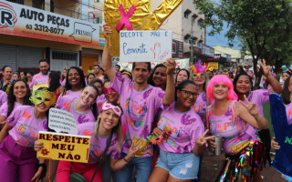 O tradicional Bloco da Saúde abriu a festa percorrendo as principais ruas e avenidas da cidade.